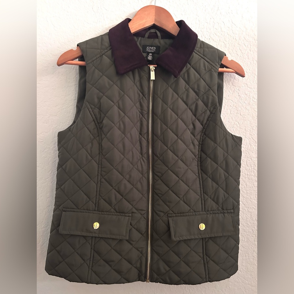 Jones New York Olive Quilted Vest, size Small